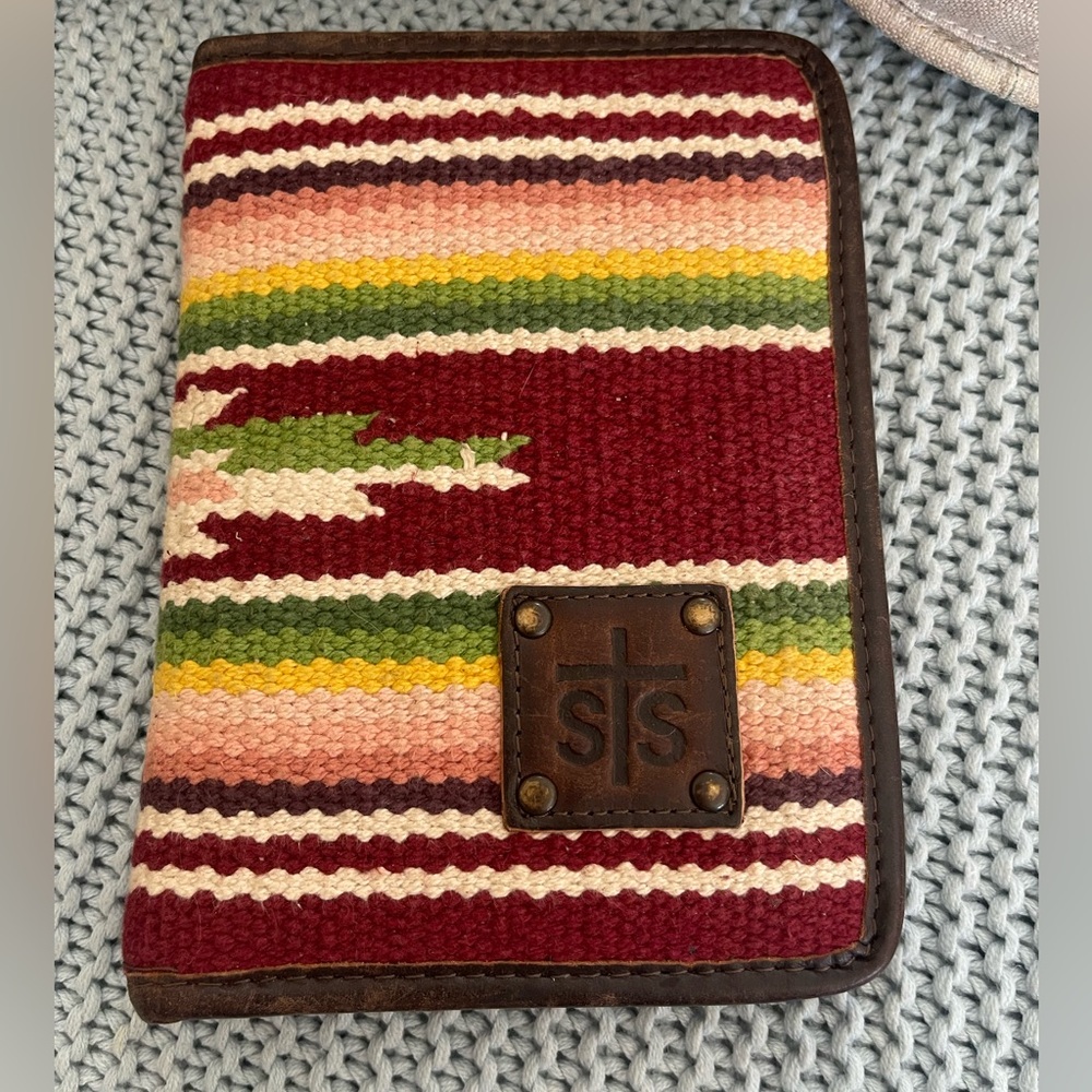 STS Ranchwear Buffalo Girl Serape Magnetic wallet